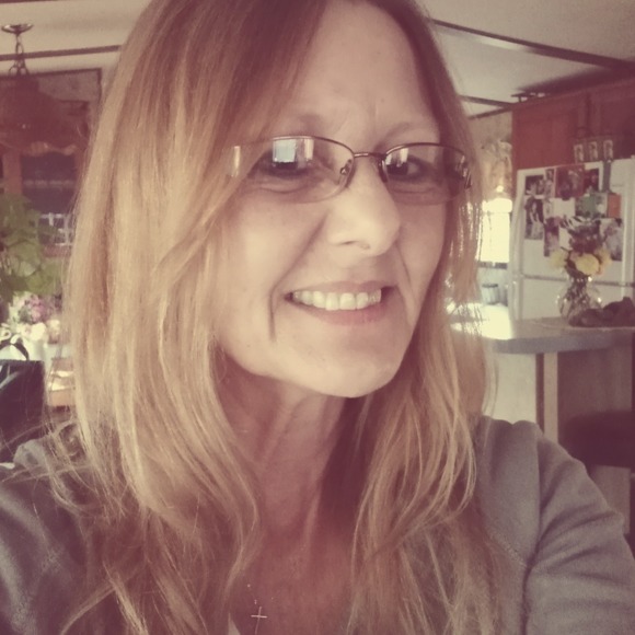 Meet your Posher, Lisa - Picture 1 of 1